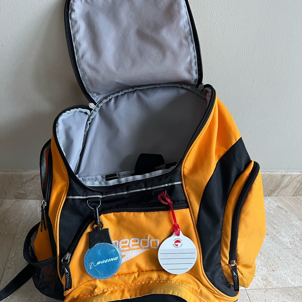 Speedo 35L swimming bag. Unisex